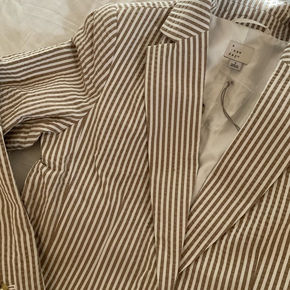 A New Day blazer khaki and white striped size 2 - Picture 6 of 9